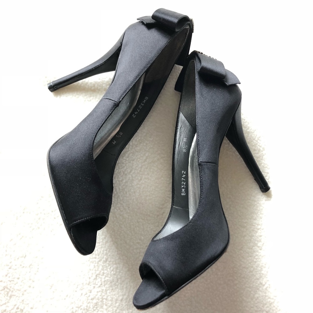 Stuart Weitzman Satin “Romance” pumps